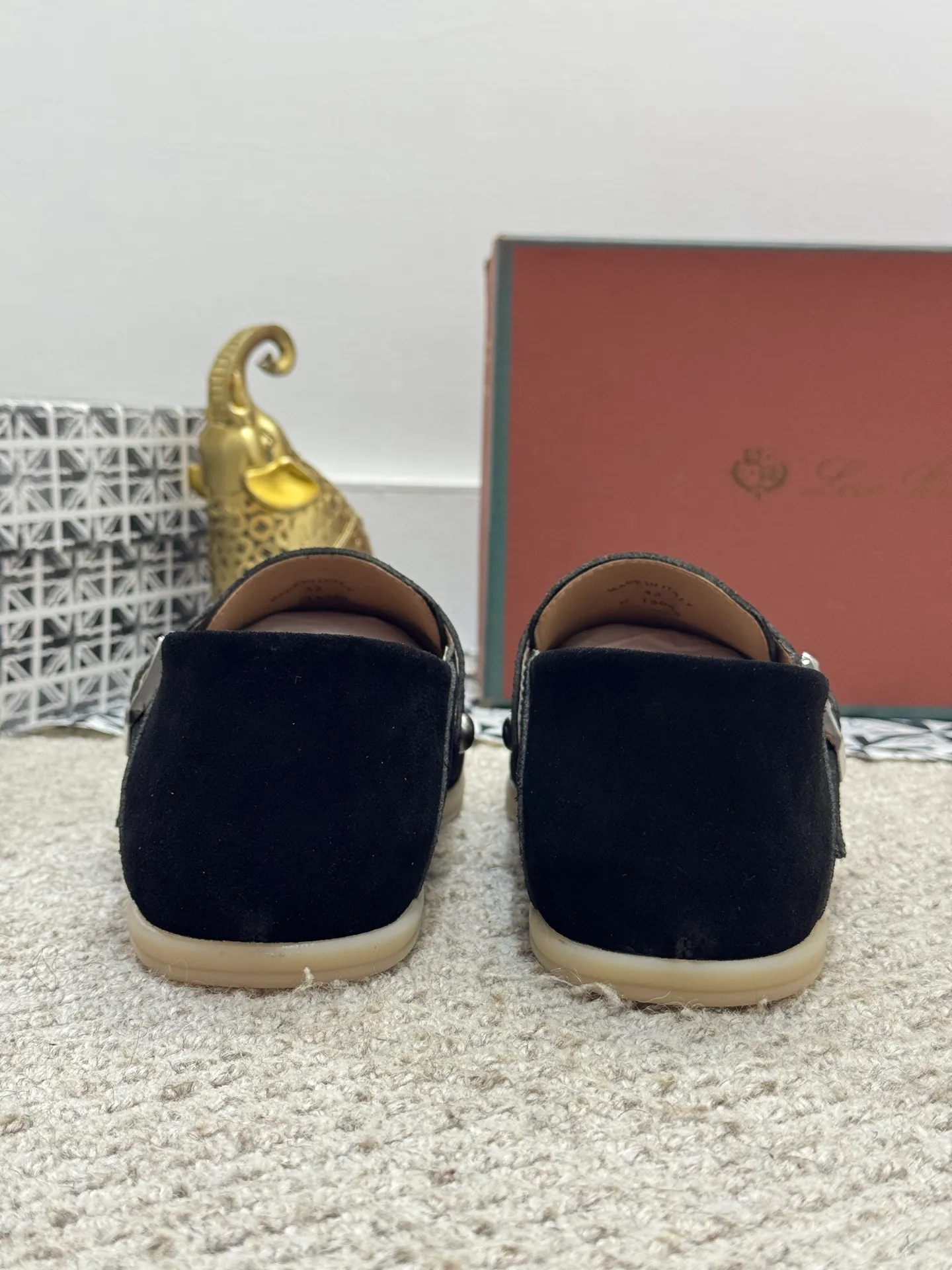 Men's men's shoes 💰420 [New style] 🍓🍓Loro Piana - LP's new moccasin shoes are made of water-repellent treated suede uppers with rubber soles, a classic. The complex craftsmanship and meticulous structure make the shoes light and soft, allowing you to walk comfortably and freely. Perfect for wearing at the beach or out in the water during the summer. Size: 38-44 (45 customized